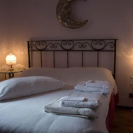 Monferrato La Casa Sui Tetti Frühstückspension Murisengo