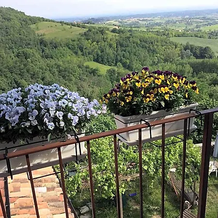 Bed & Breakfast Monferrato La Casa Sui Tetti 3*