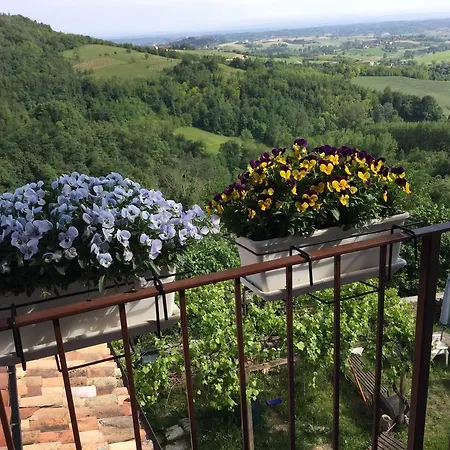 ベッド・アンド・ブレックファスト Monferrato La Casa Sui Tetti